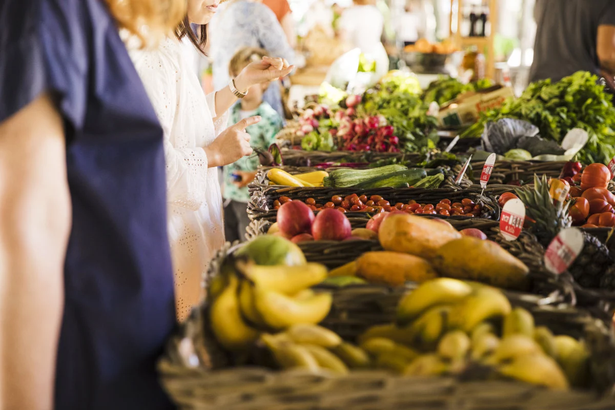 people-buying-vegetable-stall-market people-buying-vegetable-stall-market