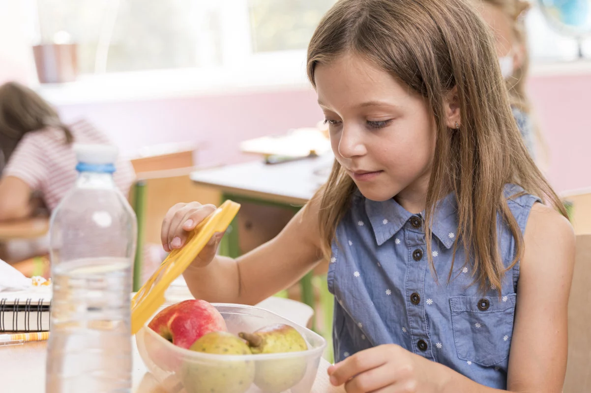 cute-girl-eating-school-concept-1200